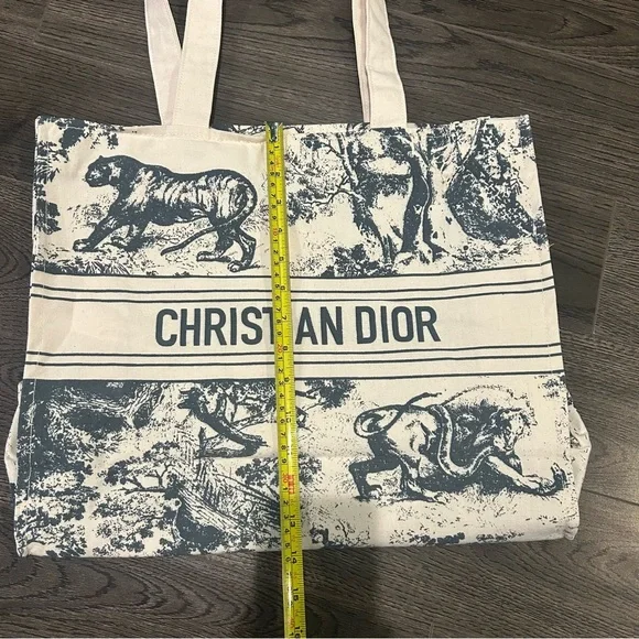 Dior Tiger Tote Bag - Picture 8 of 8